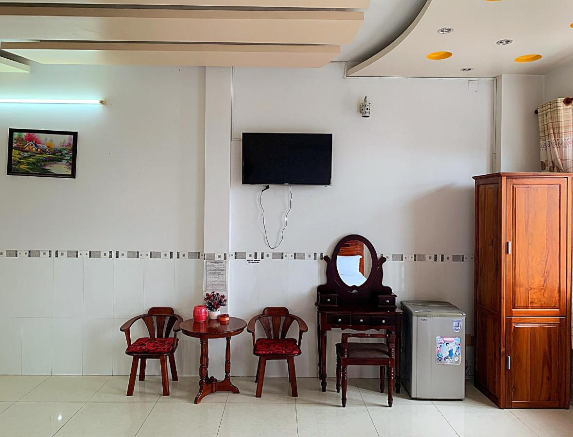 Ngoc May Guesthouse Chau Doc Esterno foto