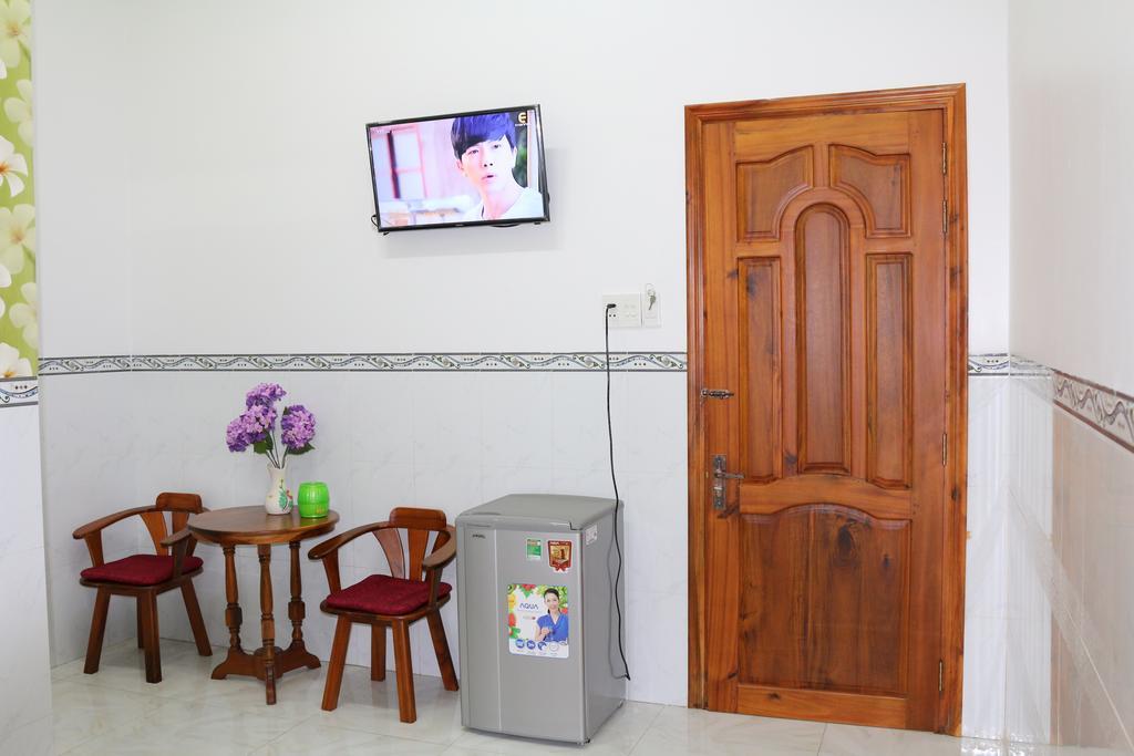 Ngoc May Guesthouse Chau Doc Esterno foto