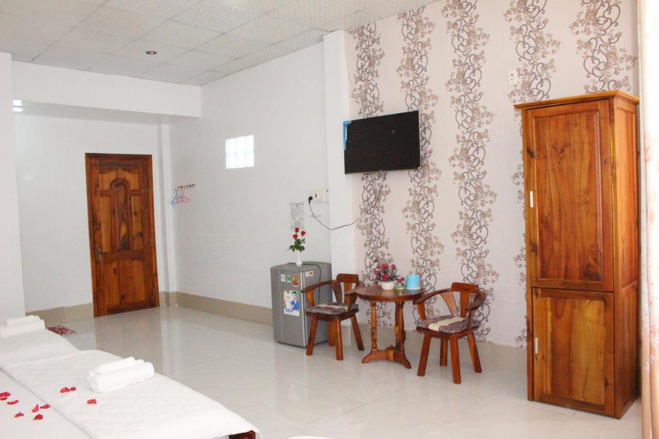Ngoc May Guesthouse Chau Doc Esterno foto