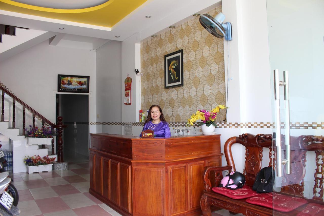 Ngoc May Guesthouse Chau Doc Esterno foto